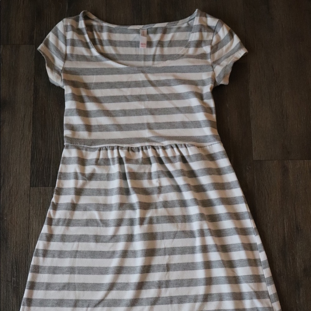 Soft Stripped Summer Dress! 🏝